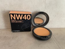MAC Studio Fix Powder Plus Foundation NW40
