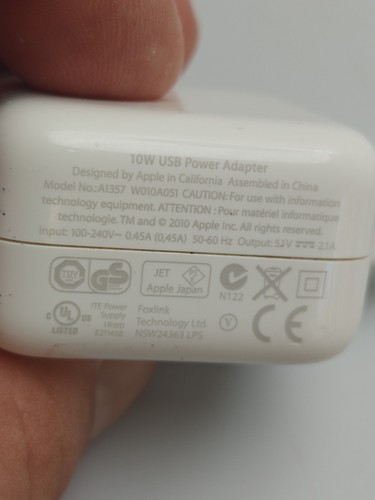 Genuine Apple 10W USB Power Adapter W/ 2 Cables 30 Pin for iPhone, iPad, iPod. - Picture 7 of 12