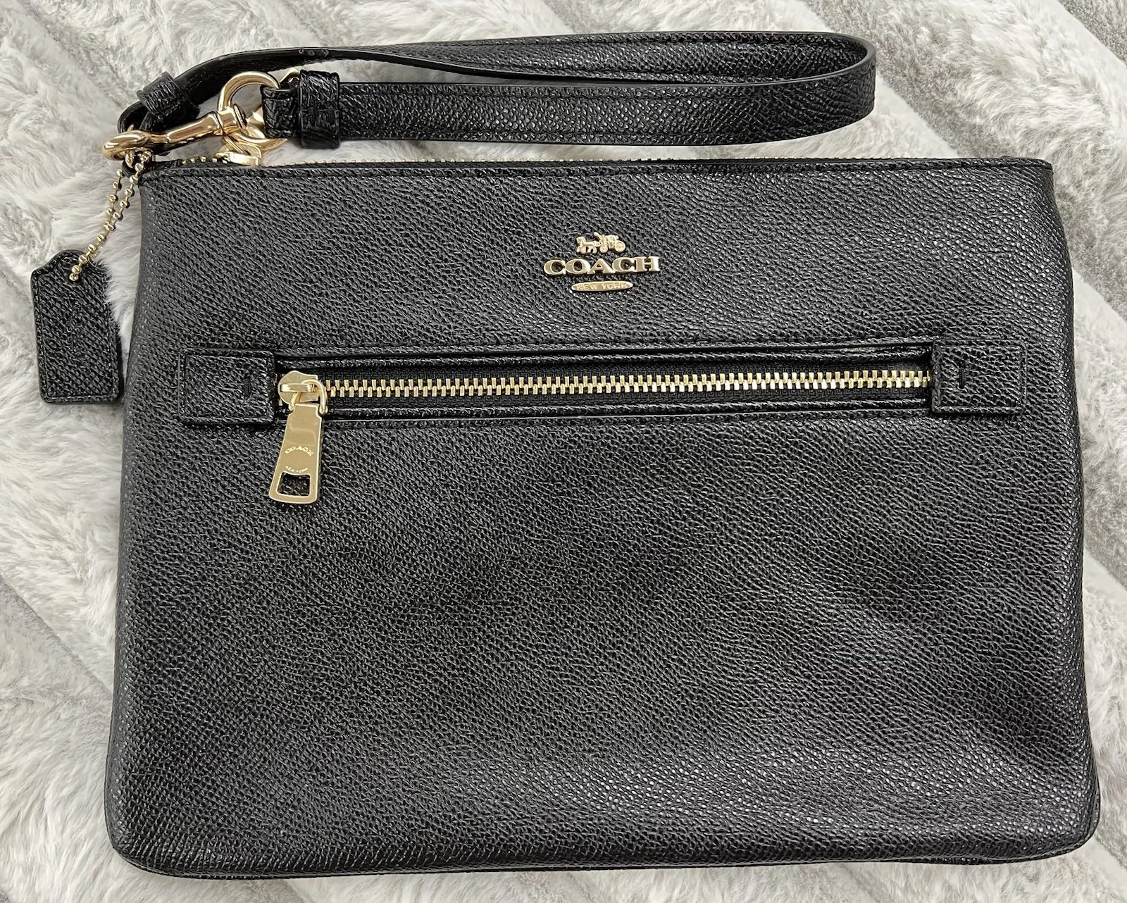 Coach Portafoglio da polso in pelle incrociata con zip grande galleria nero F79895