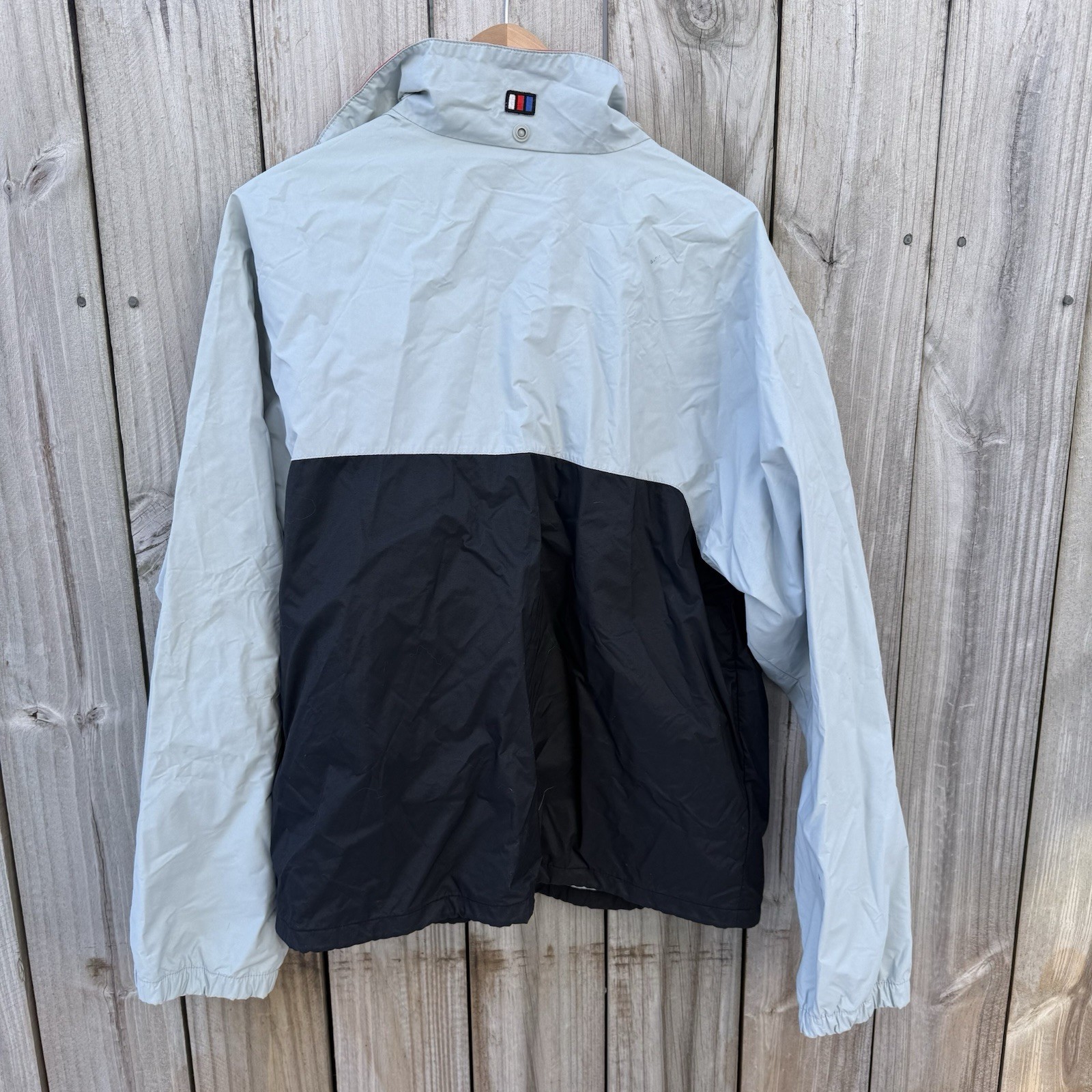 Helly Hansen Light Outer Layer Windbreaker Size L… - image 2
