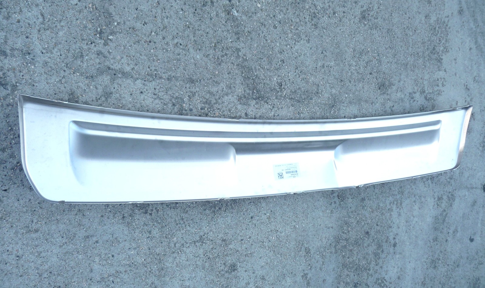 2025 Rolls-Royce Cullinan RR31 Rear Bumper Trim Panel Skid Plate 5A55817-04 OE