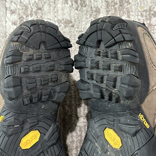 Patagonia Women’s Canteen Hiking Boots Low Shoes Size 10 Brown Green Gray Vibram - Picture 23 of 24