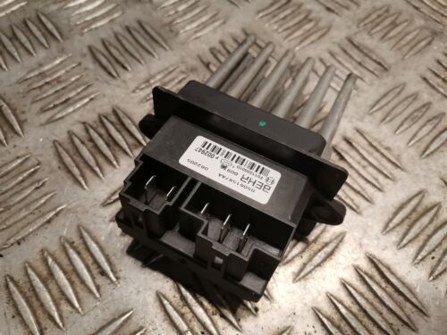 CHRYSLER 300C Touring LX Interior Heater Resistor 05061587AA - Picture 2 of 4