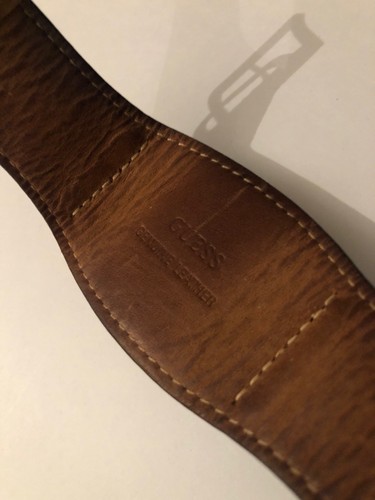 Vintage Retro Guess Thick Leather Solid Watch ~ Rare - Picture 2 of 2