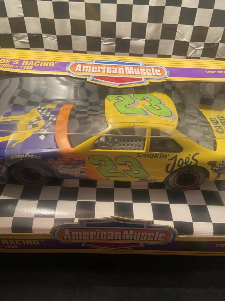 American Muscle Smokin Joe's Racing 1995 1:18 Thunderbird Foto 3 de 4