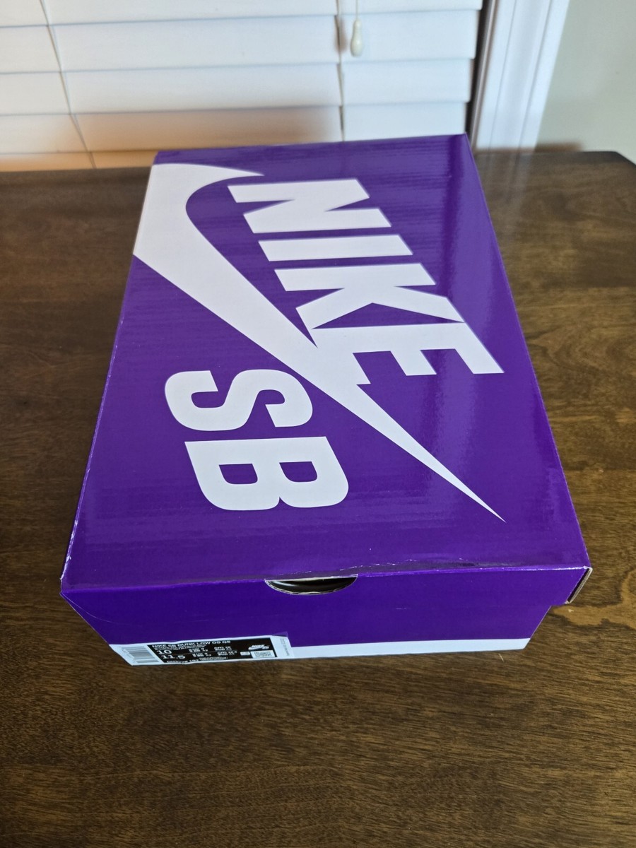 Nike SB Dunk Low OG QS Supreme Stars Black Men's Size 10 Nike SB Dunk Low OG QS Supreme Stars Black Men's Size 10