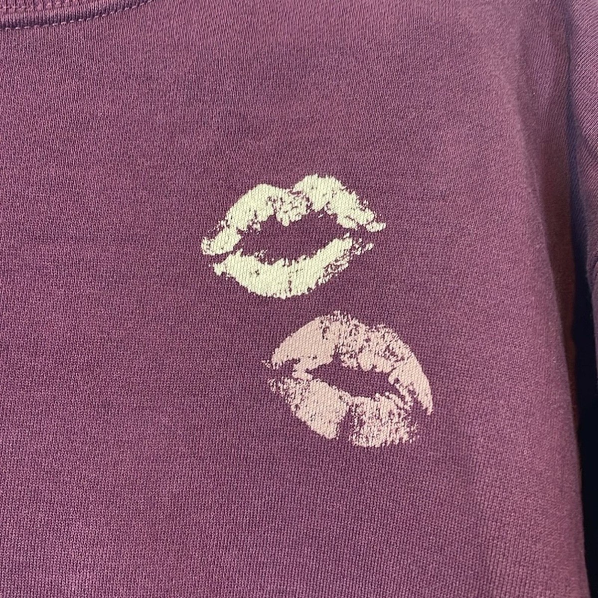 PACT ORGANIC LIPS KISS VALENTINES DAY SWEATSHIRT CREW SMALL W View 2