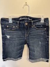 Women  s / juniors AEO stretch distressed shorts, size 4