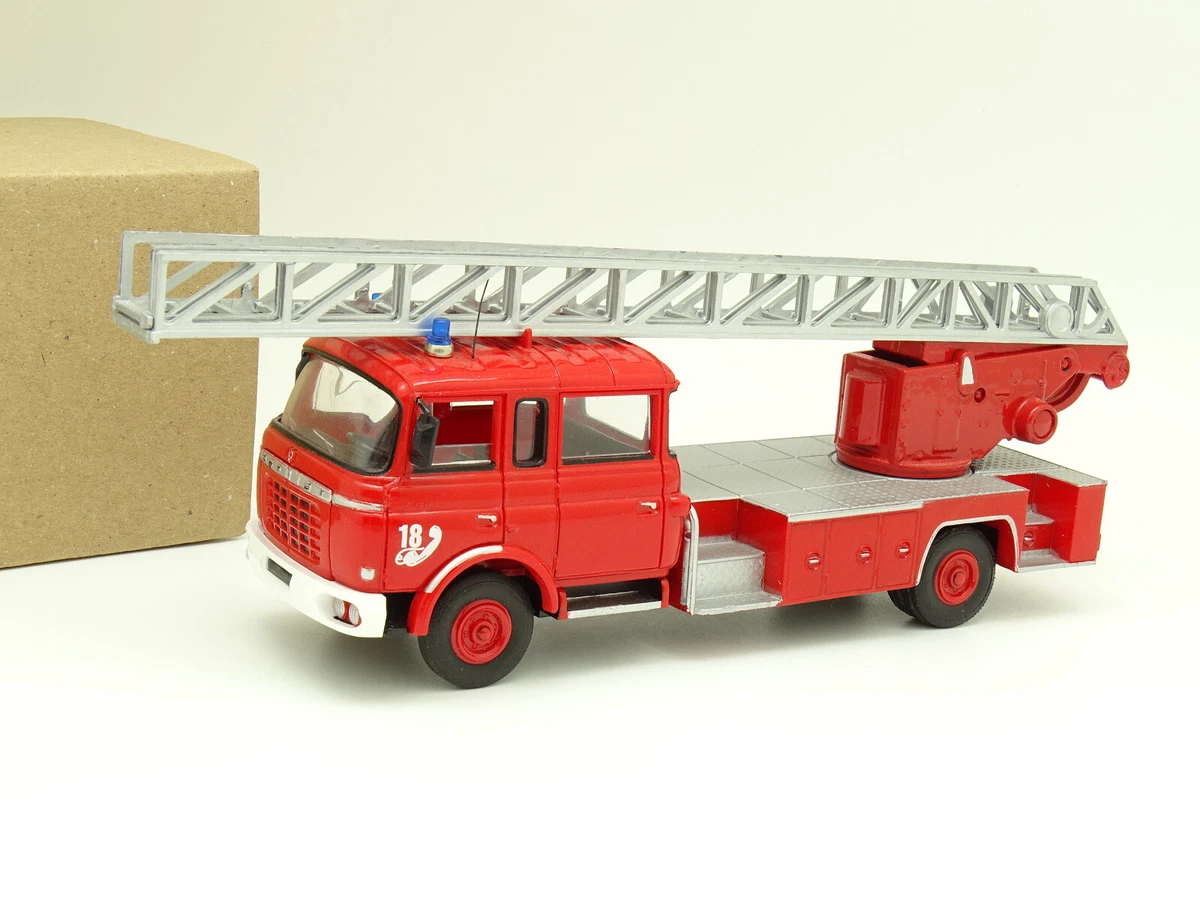 Miniature Berliet 15 HP Victoria Décapotable – Bordeaux, échelle 1/43, Métal