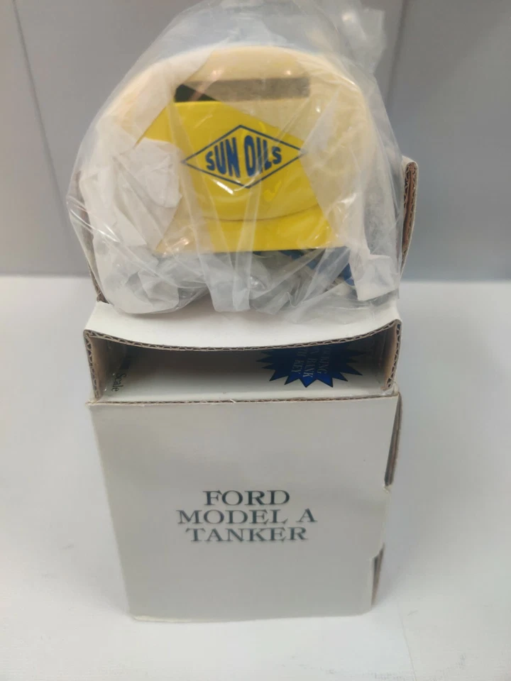 FORD MODEL A TANKER Coin Bank DIECAST 1:25 Liberty #2011 Sunoco. - Image 4 of 4