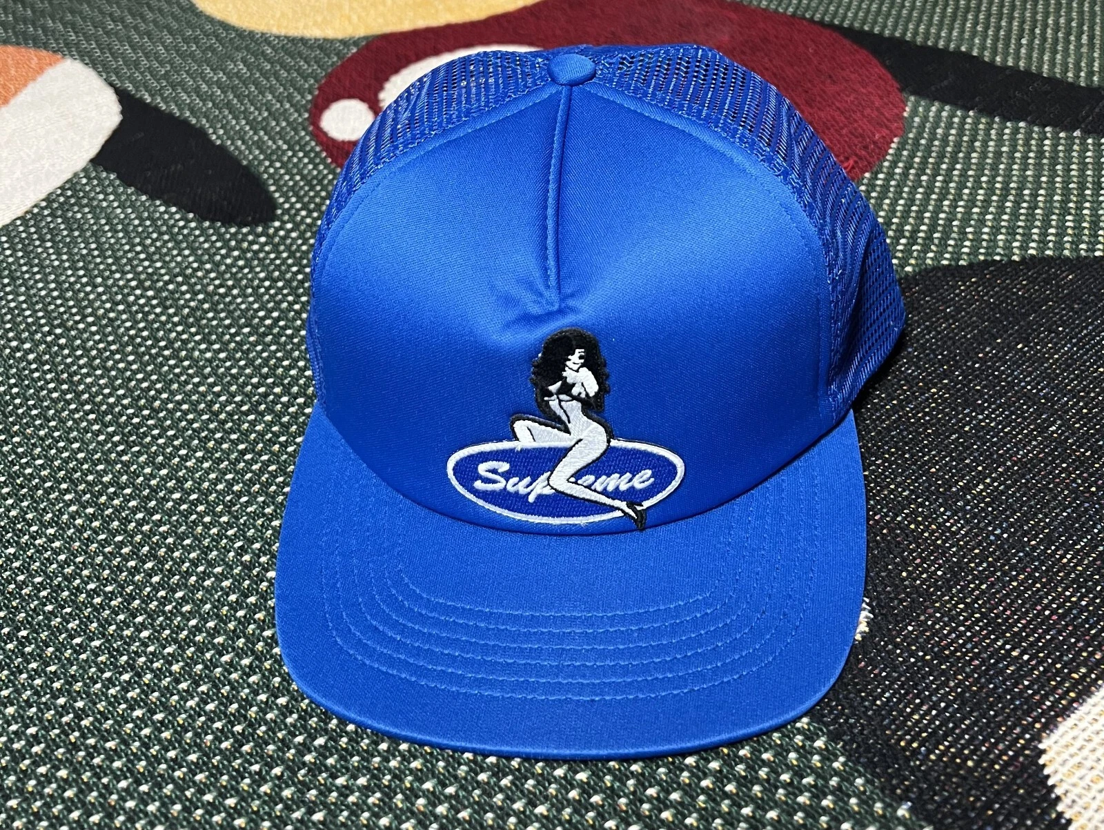 Chapeau Supreme Pin Up dos maille 5 panneaux FW23 Royal neuf