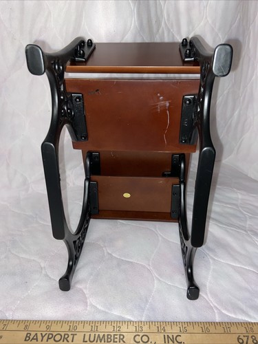 American Girl Doll Pleasant Co. Samantha School Desk Wood Iron Retired Toy #jtt - Picture 9 of 16