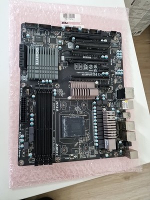 Gigabyte GA-990FXA-UD3