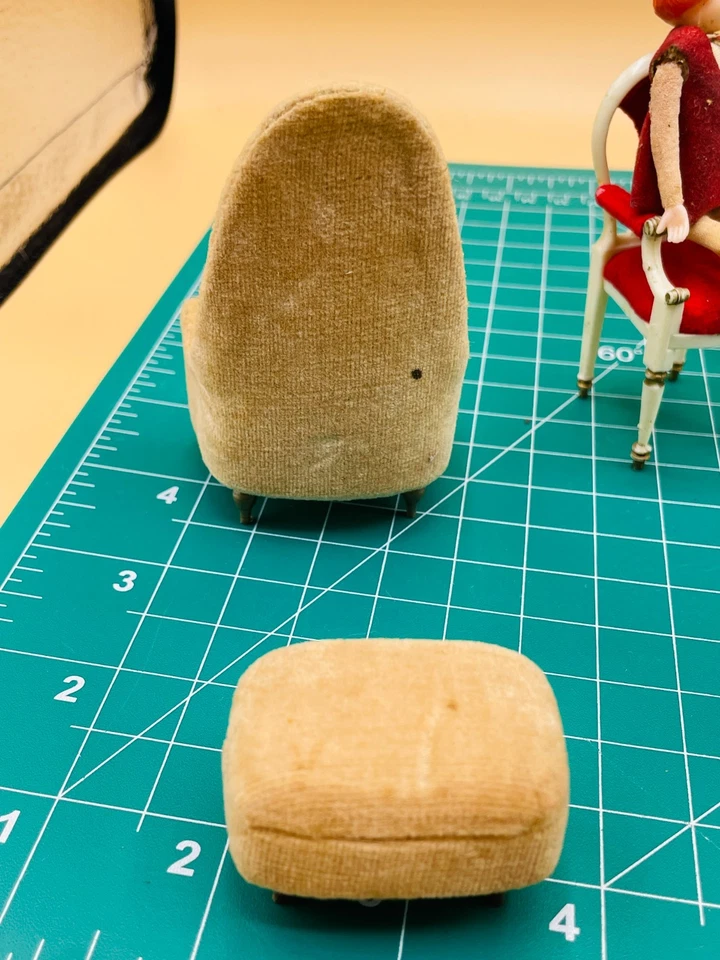 Lote de 12 muebles ideales vintage para casa de muñecas bebé mamá hermana piano silla lámpara Foto 3 de 4