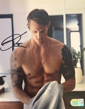 Suicide Squad JOEL KINNAMAN SHIRTLESS  SIGNED 8x10 Photo