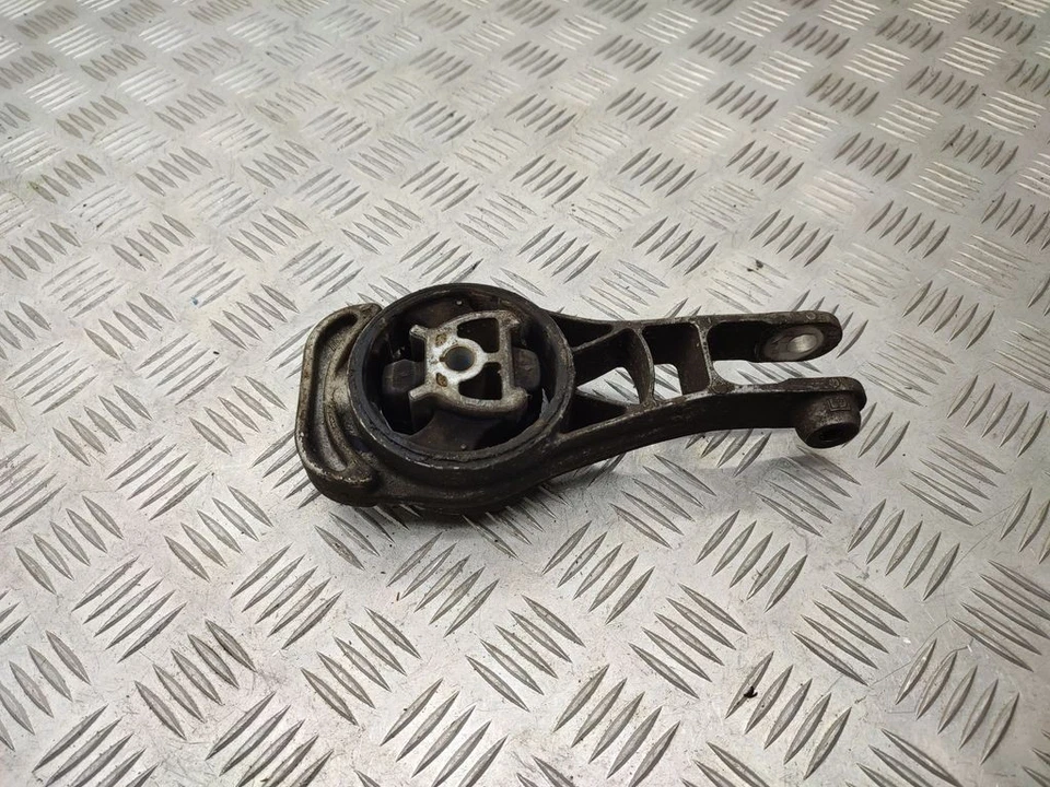 Chevrolet Aveo 2011 Petrol 63kW Engine Mount Motor Damper SAU97985 - Image 4 of 4