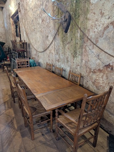 Extendable farmhouse dining table and 8 chairs (2 Carvers) - Picture 1 of 12