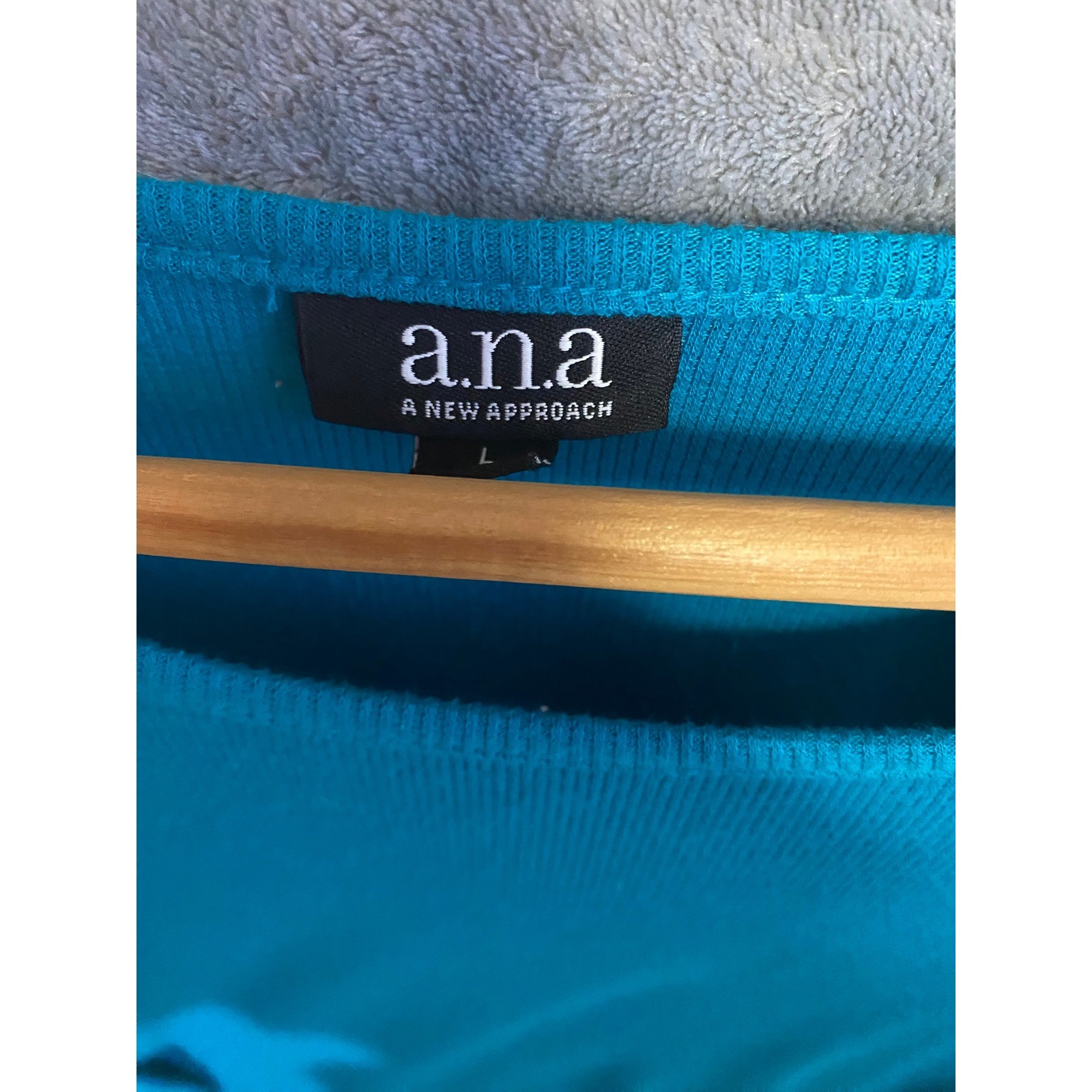 A New Approach Turquoise Blue Cutout Neck 3/4 Sleeve Ribbed Knit Top Women's L