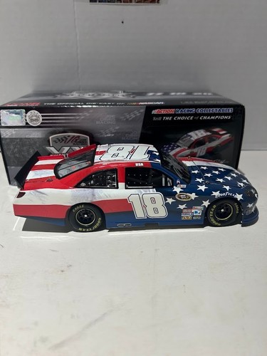 Kyle Busch Autographed 1:24 2011 Red, White And Blue 9/11 Tribute NASCAR Diecast - Picture 4 of 6