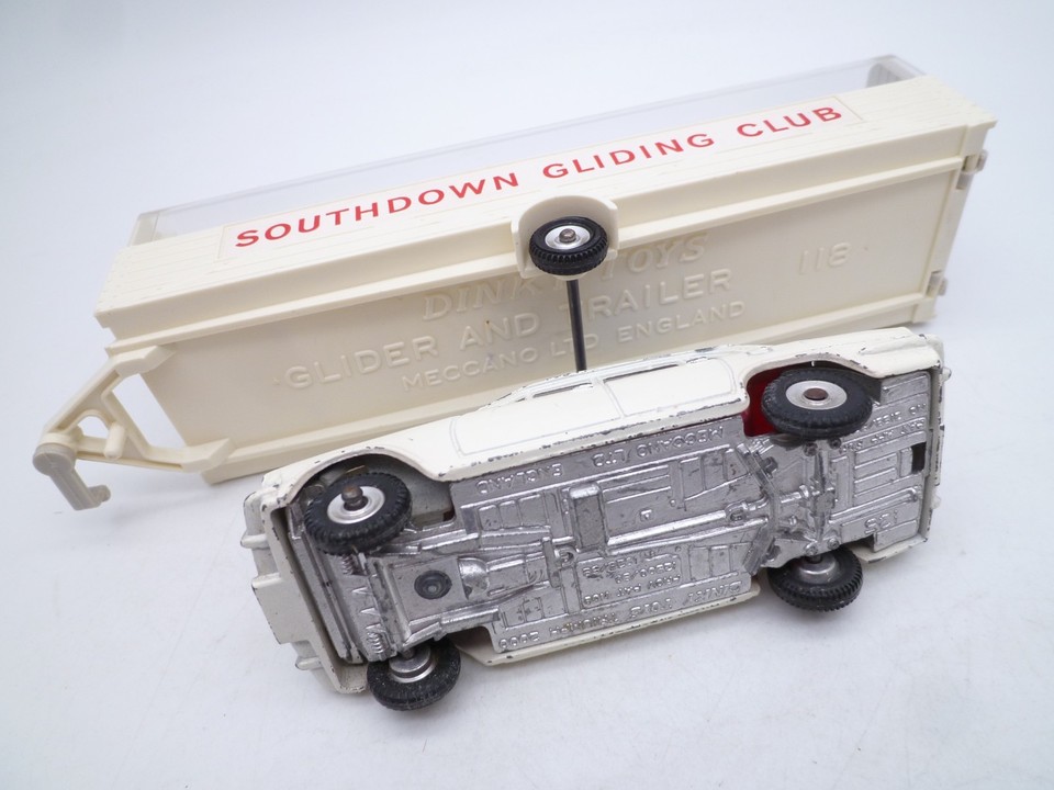 Dinky Toys GB 118 - Triumph 2000 + Remorque 1/43 (sans Planeur) - Occasion
