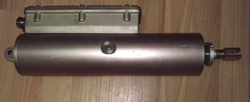 SKF MAGNETIC motori elettrici AG 150mm attuatore HC 85 UA-013 220V 10mms - Foto 1 di 5