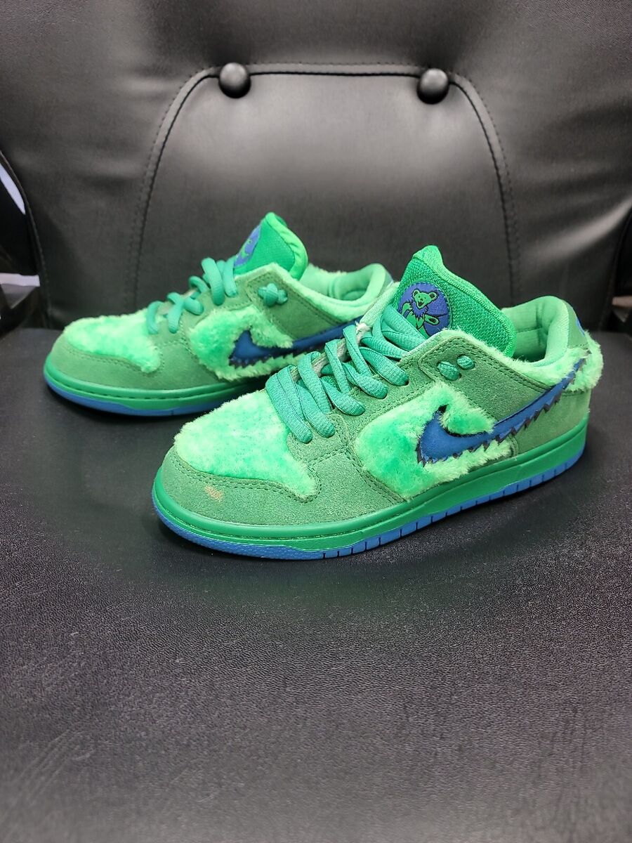 Size 7 - Nike SB Dunk Low x Grateful Dead Green Bear 2020 Size 7 - Nike SB Dunk Low x Grateful Dead Green Bear 2020