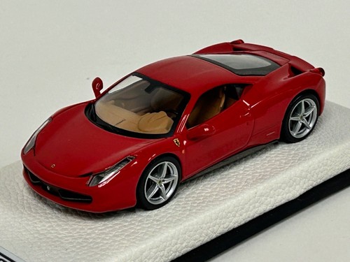 Ferrari 458 Italia 1/43 en rojo desde 2009 sobre base de cuero JPN45