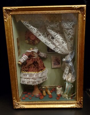 Victorian Room Dollhouse DIOROMA FASHION Scene Shadow Box GOLD FRAME 13'' X 9''