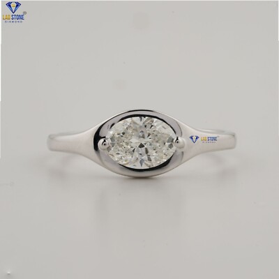 0.95 TDW Oval Cut Women's Labgrown Diamond Ring 925 silver Labstone