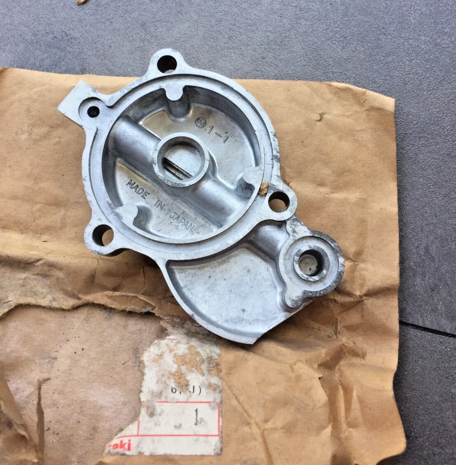 PARA KAWASAKI LTD KZ250 CUBIERTA FILTRO ACEITE NOS 14025-1546 Foto 2 de 4