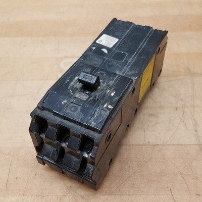 Square D Q13100 Circuit Breaker, 100A, 3Pole, 240 VAC - USED