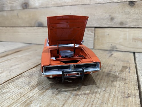 Vintage ERTL 1969 Dodge Charger Dukes Of Hazzard General Lee Scale 1:18 Die Cast - Picture 2 of 10