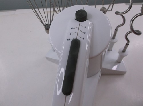 Oreck XL 5 Speed Vertical Hand Mixer & Storage Caddy & 6 Attachments MKT800 Mint - Picture 5 of 9