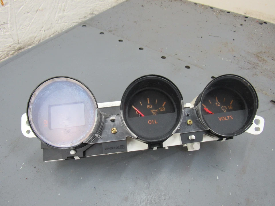 Nissan 350Z Center Gauges Volts Oil Pressure Auxiliary Gauges 2003-2006 OEM - Image 4 of 4