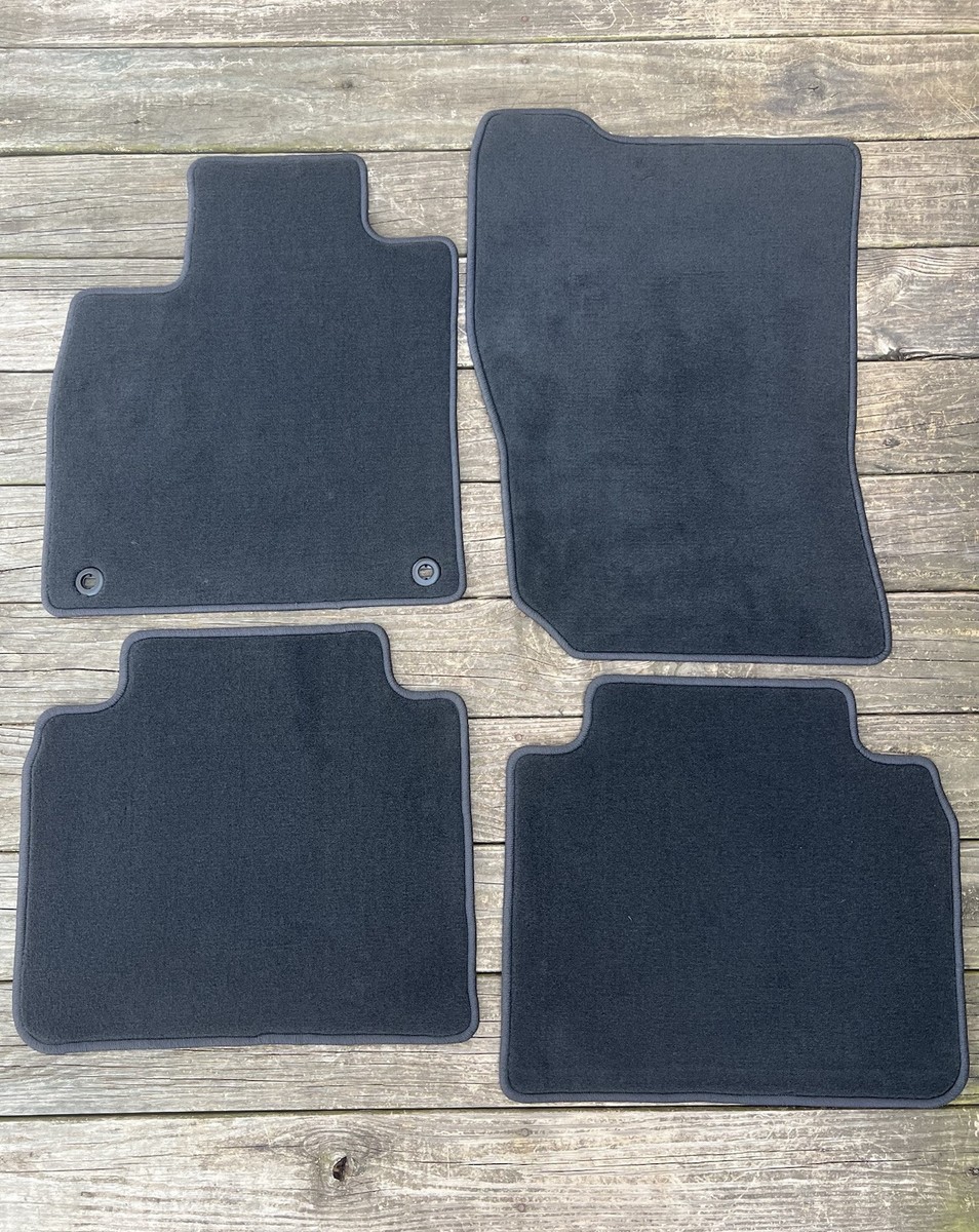 US ACCORD HONDA OF AMERICA 純正新品未使用フロアマット OEM Honda Accord Floor Mats 4 Piece Set 8360030A-A010M1-NH900L