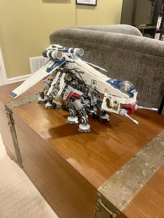 LEGO Star Wars: Republic Dropship AT-OT Walker Replica (#10195) 1757PCS - Image 2 of 4