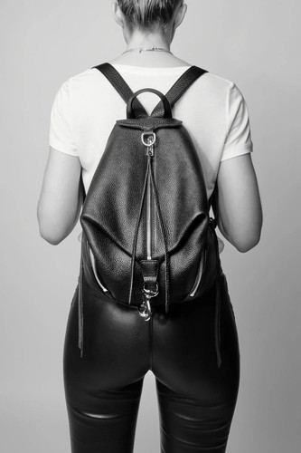 Rebecca Minkoff Julian Backpack Black/Black Shellac ***Brand NEW***$348 ๐ฅ - Picture 4 of 11