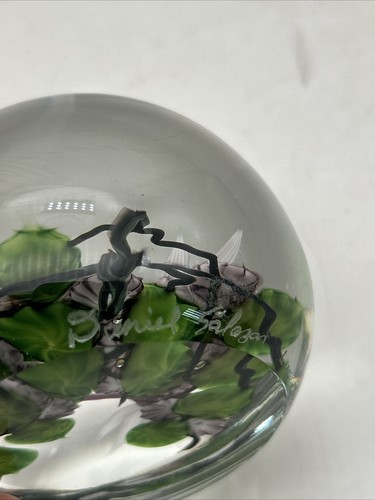 Lundberg Studios Daniel Salazar Dragonfly & Flowers Glass Paperweight 3” - Picture 10 of 12