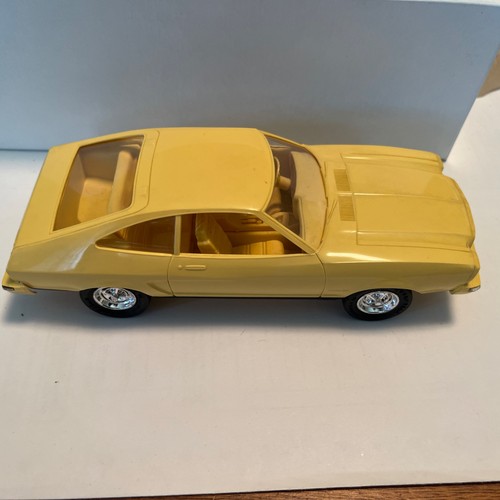 1975 Ford Mustang II Mach 1 Plastic Promo Model 1/25 Scale Yellow & Black - Picture 1 of 12