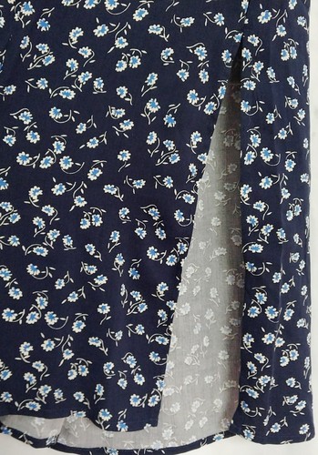 Gap Womens Size M Blue Flower Print Midi Slip Skirt Elastic Waist ~ New - Picture 6 of 7