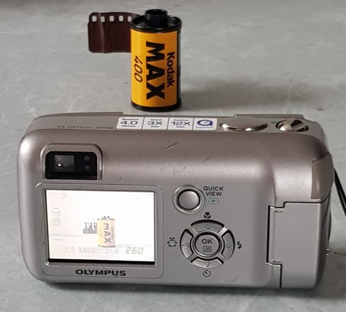 OLYMPUS CAMEDIA C-460 ZOOM Compact Digital Camera. 4.0MP, AA Batteries - Picture 8 of 16