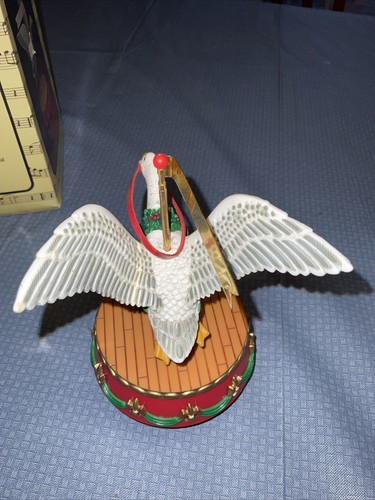 Enesco Christmas CAROUSEL GOOSE Music Box Happy Holidays Time For Us 1987 - Picture 7 of 11