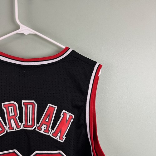 Vintage Nike Michael Jordan #23 Bulls Jersey Size XL Black Stitched Nike Team - Picture 11 of 12