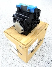 NEW SAUER DANFOSS 4282867  HYDROSTATIC PUMP AX130290001 42R28-CF2NN75J
