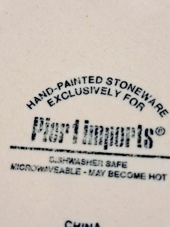 Pier One Inports Juego de 4 tazas apilables de gres pintadas a mano con soporte. Foto 4 de 4