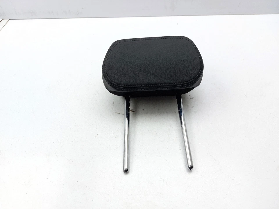 REPOSACABEZAS ALFA ROMEO GIULIA 2023 CUERO SE ADAPTA TRASERO IZQUIERDO O DERECHO - Imagen 2 de 4