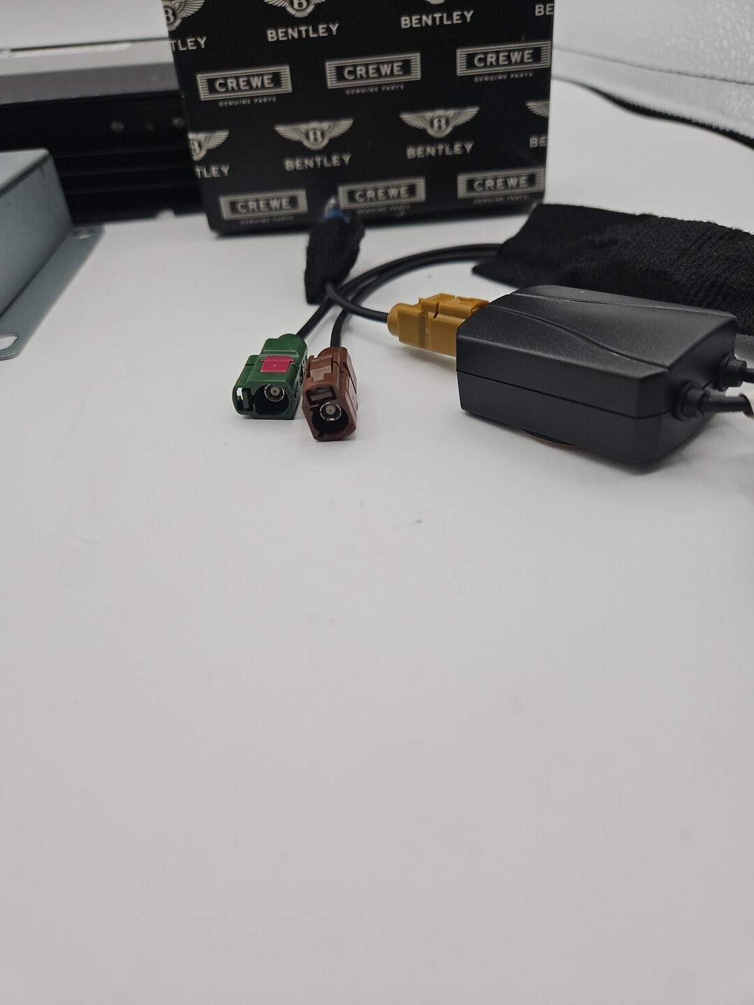 BENTLEY DIGITAL STERO FITTING KIT (JNV-035504-AJ)