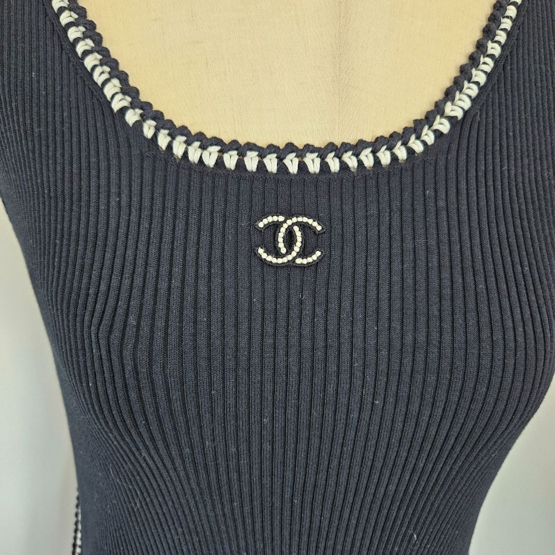 CHANEL - シャネル❤️アイコン　タンクトップ　黒　美品 s-l1200.jpg