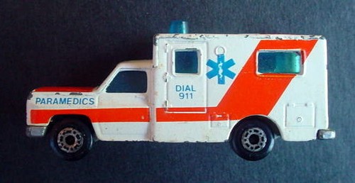 2 Vintage 1977 Matchbox Ambulance Paramedics E-11 & Superfast Diecast 1/64 Scale - Picture 9 of 12