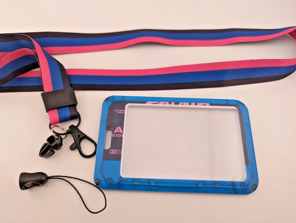 CASSETTE RETRO CORDÓN Y TARJETERO DE IDENTIFICACIÓN AÑOS 80 Vaporwave música llavero correa Y5 Foto 3 de 4